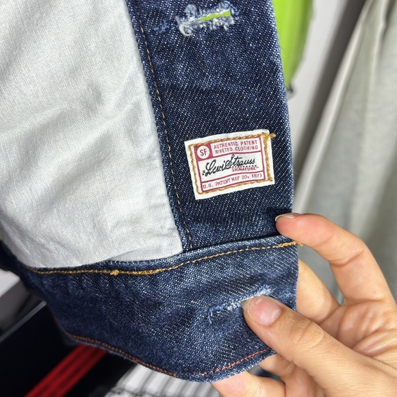 Y2K Levi’s Jean Jacket - Picture 6 of 7